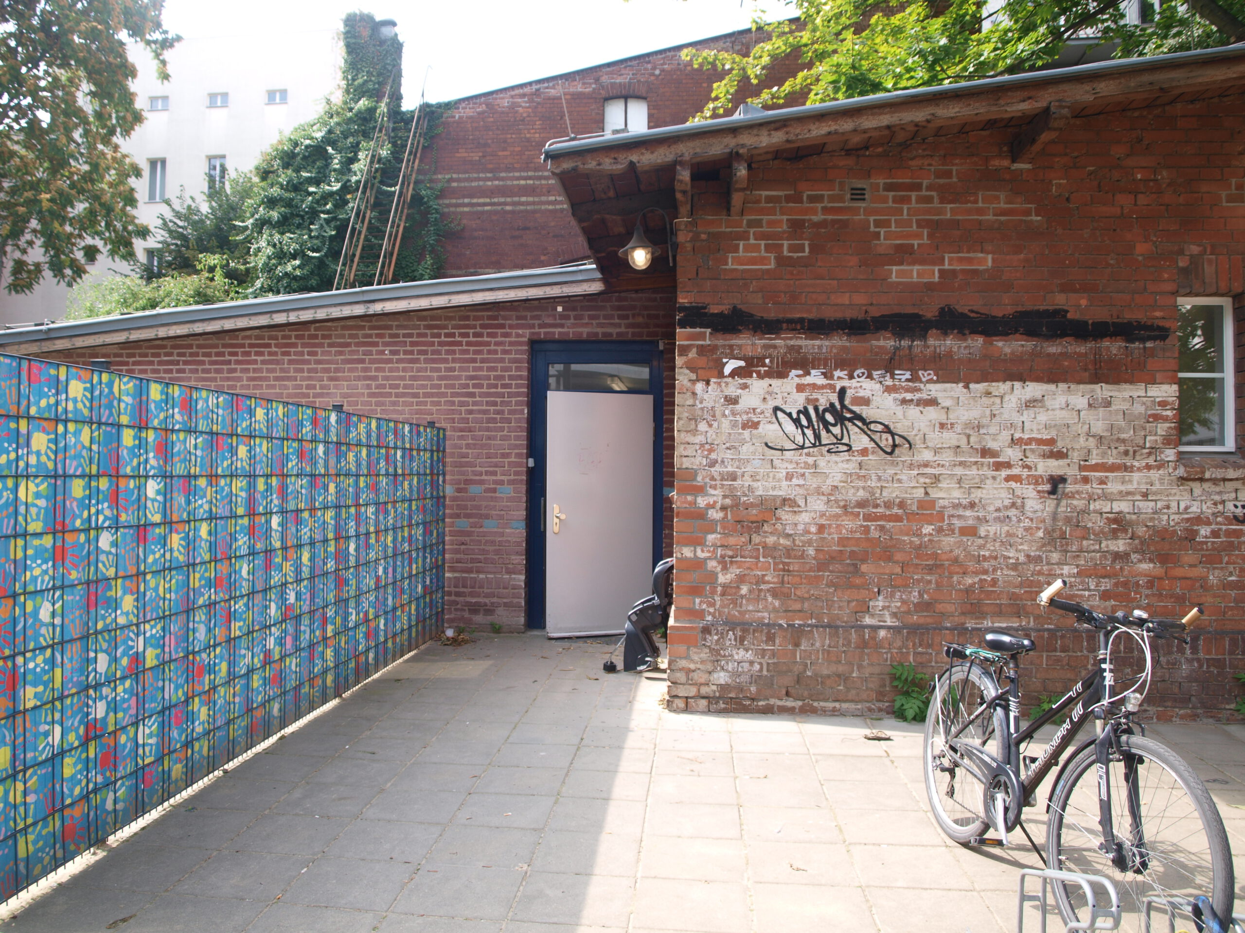 Eingang Sporthalle Am Zirkus